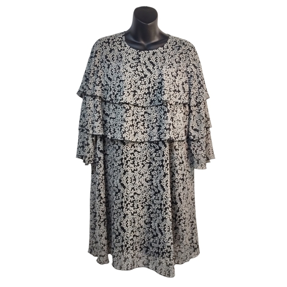 Who What Wear Dresses & Skirts - Who what wear Women's Black White Floral Print Dress Sz M